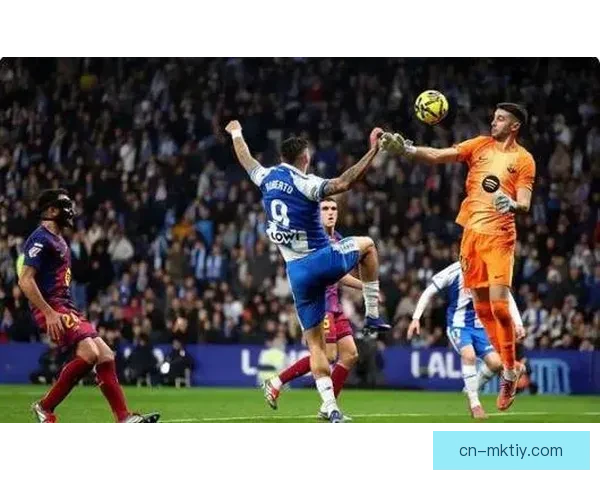 比利亚雷亚尔四球胜人莫莱罗佩佩破门